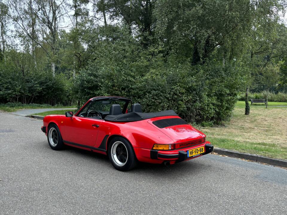 Image 7/20 of Porsche 911 Carrera 3.2 (1984)