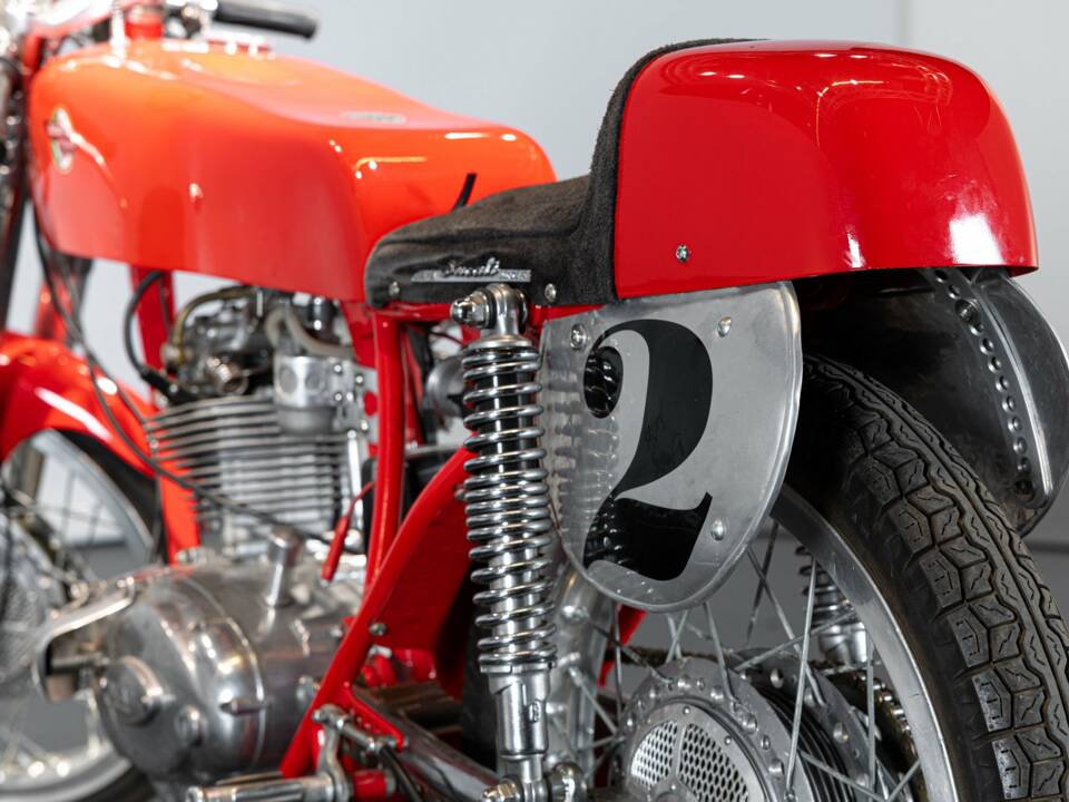 Immagine 9/30 di Ducati DUMMY (1957)