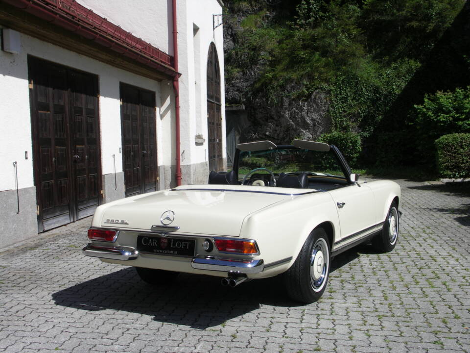 Image 3/40 of Mercedes-Benz 280 SL (1969)