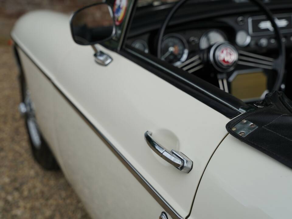 Bild 46/50 von MG MGB (1966)