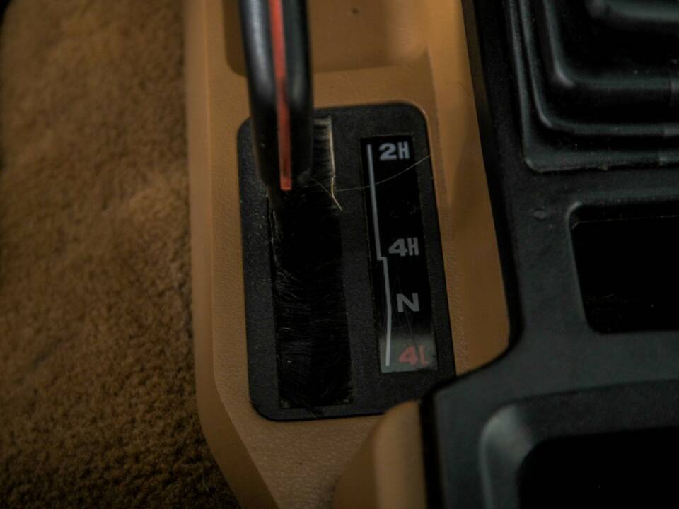 Bild 25/50 von Jeep Cherokee 2.8L V6 (1986)