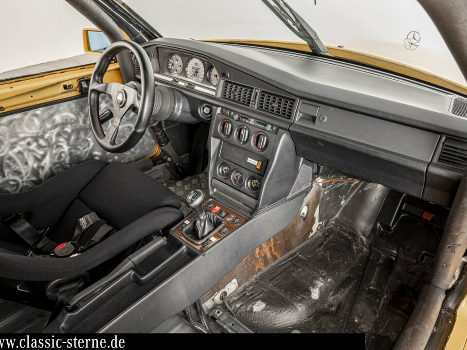 Bild 13/15 von Mercedes-Benz 190 E 2.5-16 Evolution II (1990)