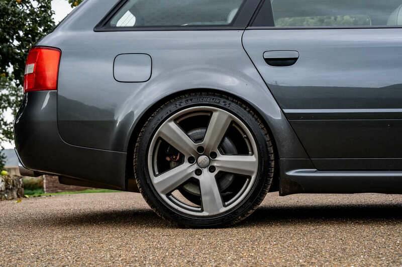 Image 22/50 of Audi RS6 Avant (2003)