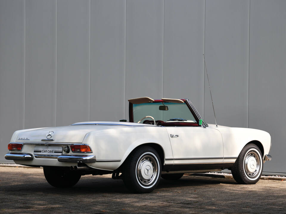 Immagine 32/56 di Mercedes-Benz 280 SL (1969)