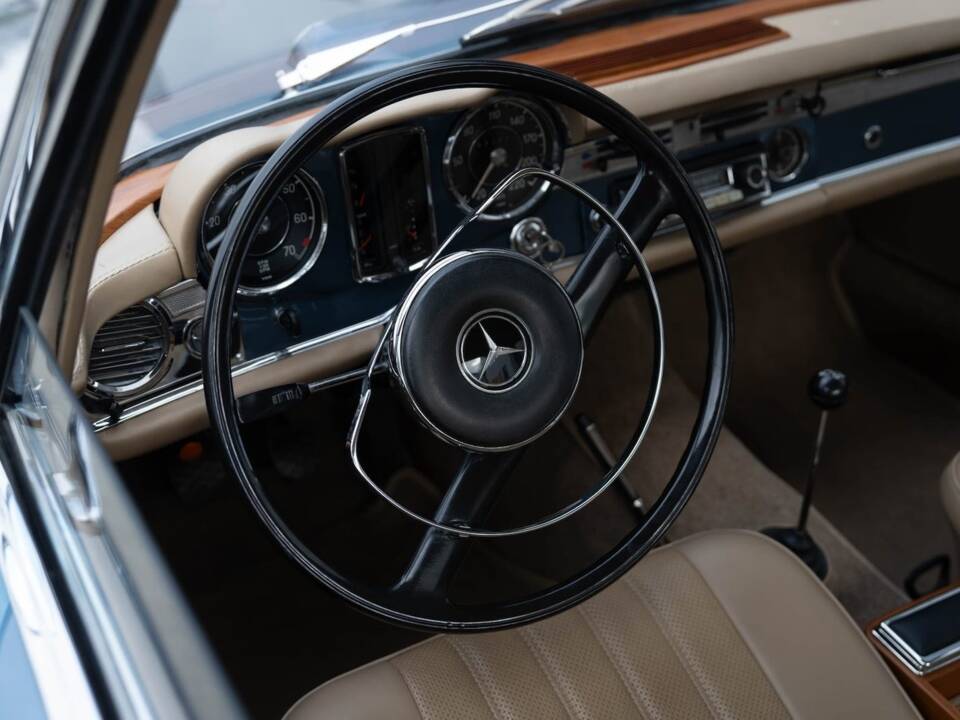 Immagine 52/93 di Mercedes-Benz 230 SL (1965)