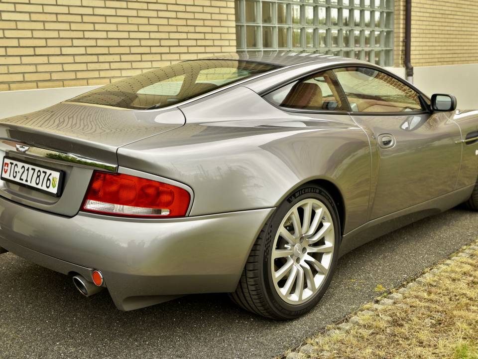 Bild 4/13 von Aston Martin V12 Vanquish (2002)