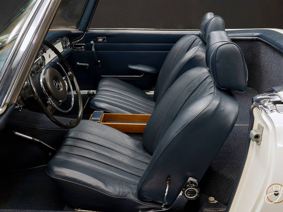 Image 11/23 of Mercedes-Benz 280 SL (1968)