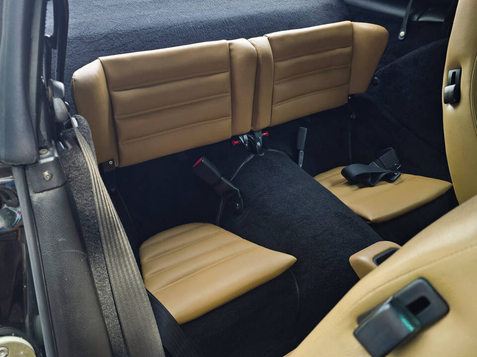 Bild 15/16 von Porsche 911 Carrera 4 (1990)