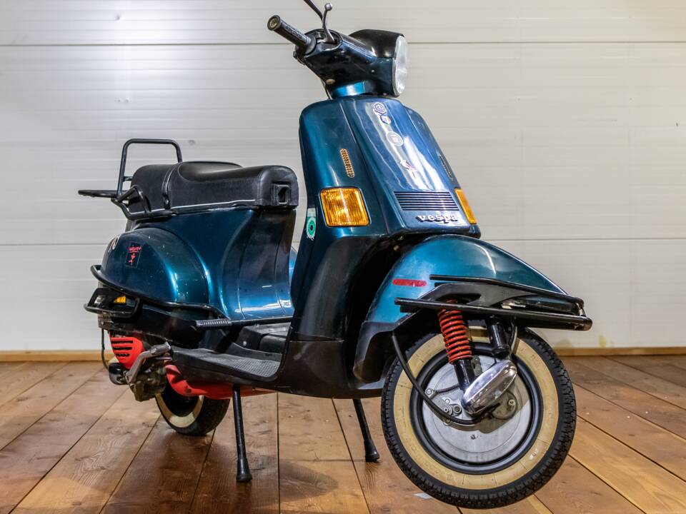 Image 3/11 de Piaggio Vespa Cosa 125 (1989)