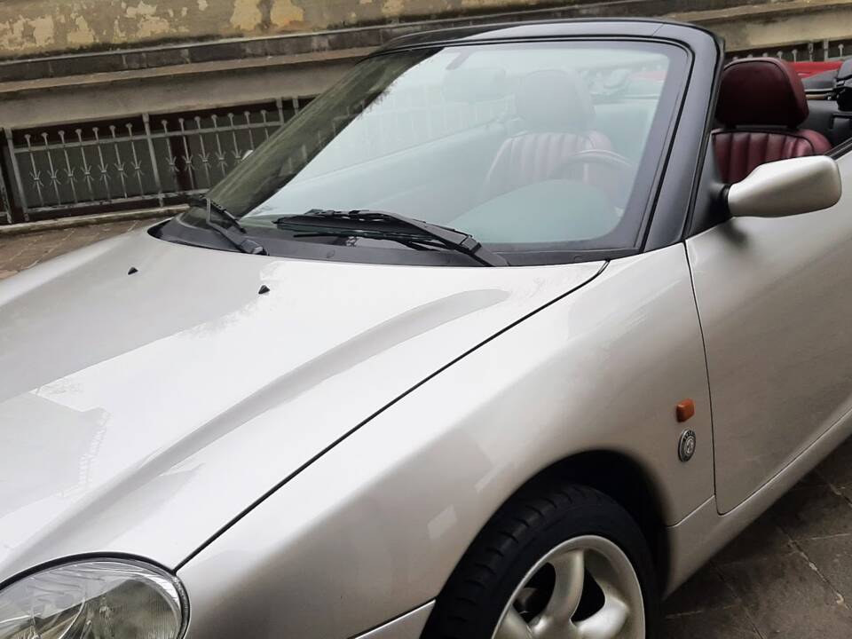 Immagine 15/50 di MG F 1.8i VVC 75 LE "75th Anniversary" (1999)