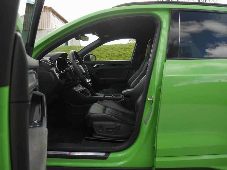 Bild 33/45 von Audi RS Q3 (1900)