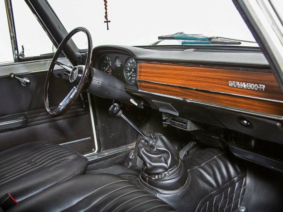 Afbeelding 16/20 van Alfa Romeo Giulia 1300 TI (1969)