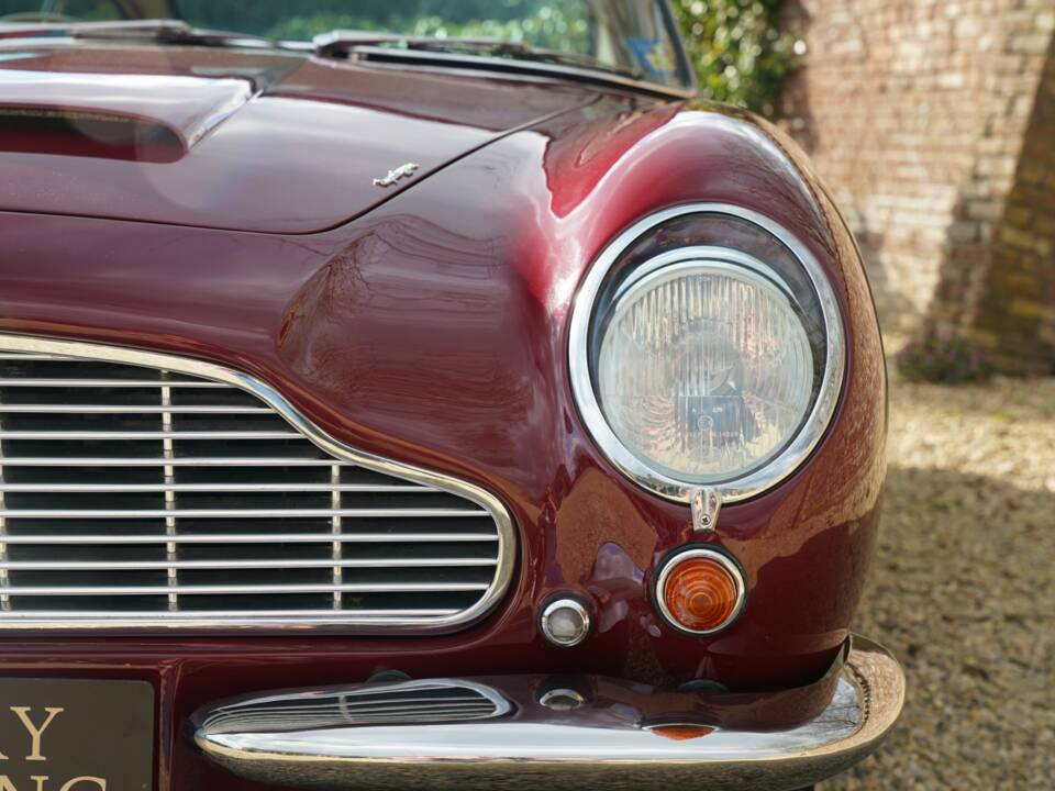 Bild 40/50 von Aston Martin DB 6 Vantage (1966)