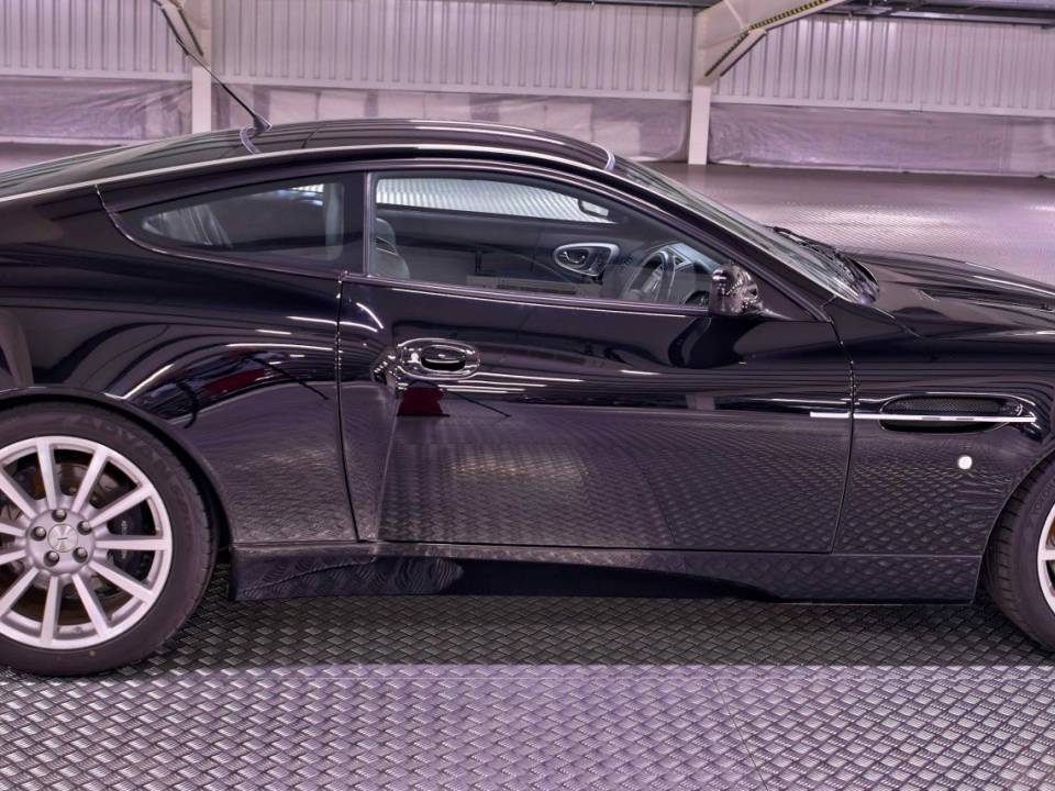 Bild 9/50 von Aston Martin V12 Vanquish S Ultimate Edition (2007)