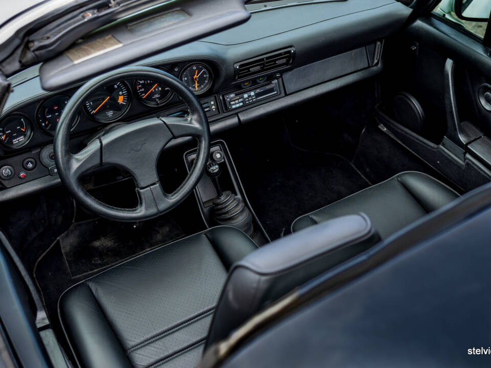 Image 34/45 of Porsche 911 Carrera 3.2 (1984)