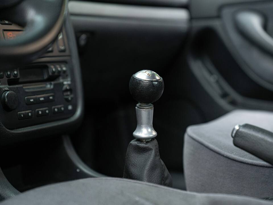 Imagen 35/48 de Peugeot 406 Coupé 2.0 16V (2000)