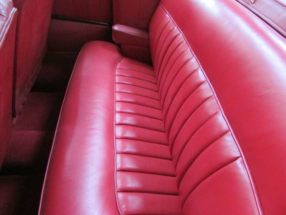 Bild 33/73 von Mercedes-Benz 220 S Cabriolet (1957)