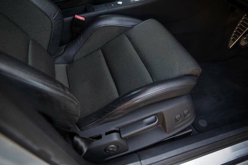 Image 36/50 of Audi RS4 Avant (2006)