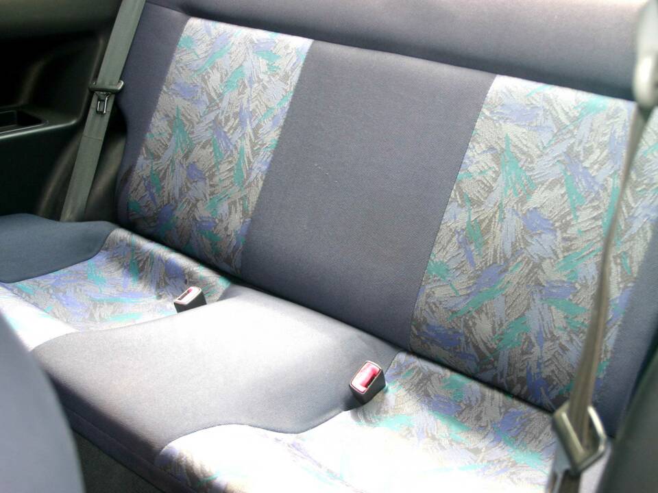 Image 18/51 of Toyota Paseo (1996)