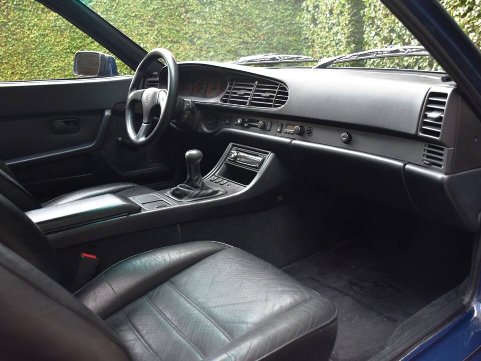 Immagine 31/40 di Porsche 944 (1985)