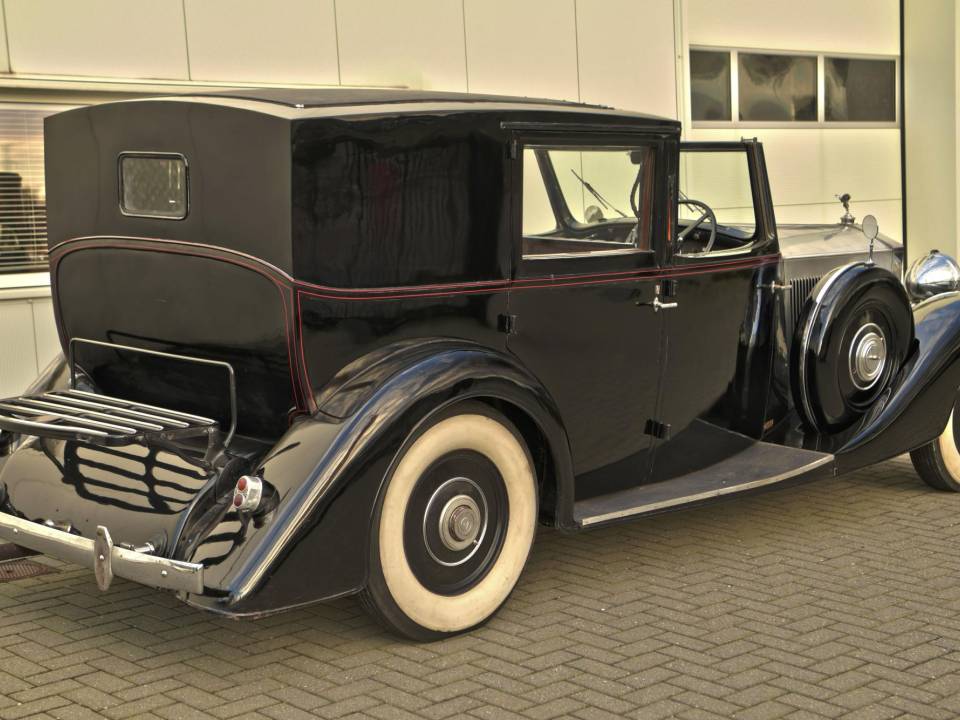 Image 10/50 of Rolls-Royce Phantom III (1938)