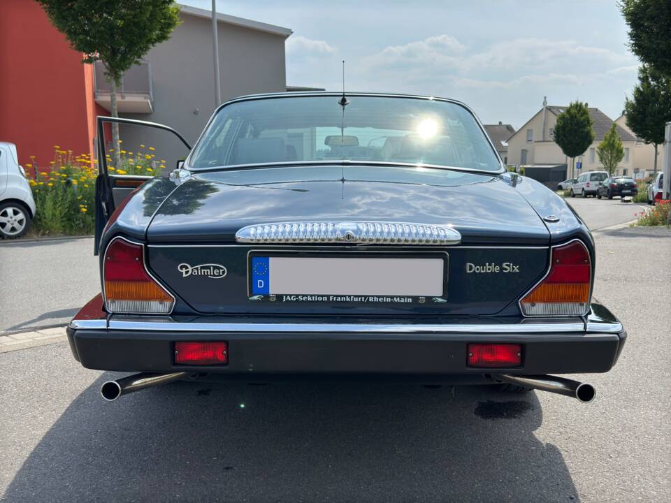 Image 9/20 of Daimler Double Six (1992)