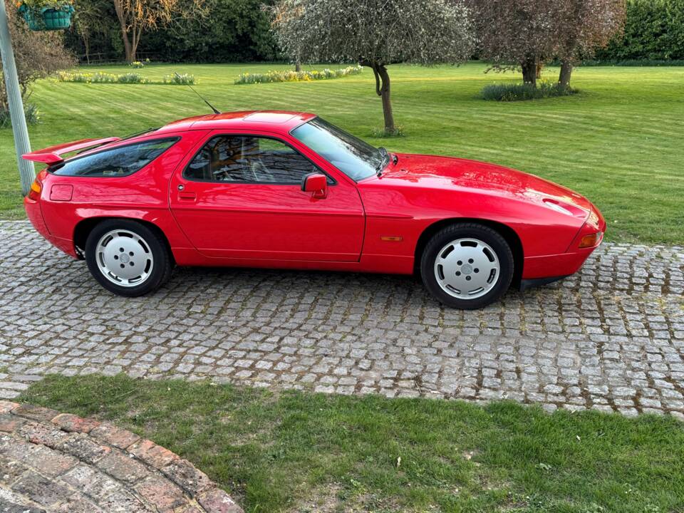 Bild 7/10 von Porsche 928 S4 (1989)