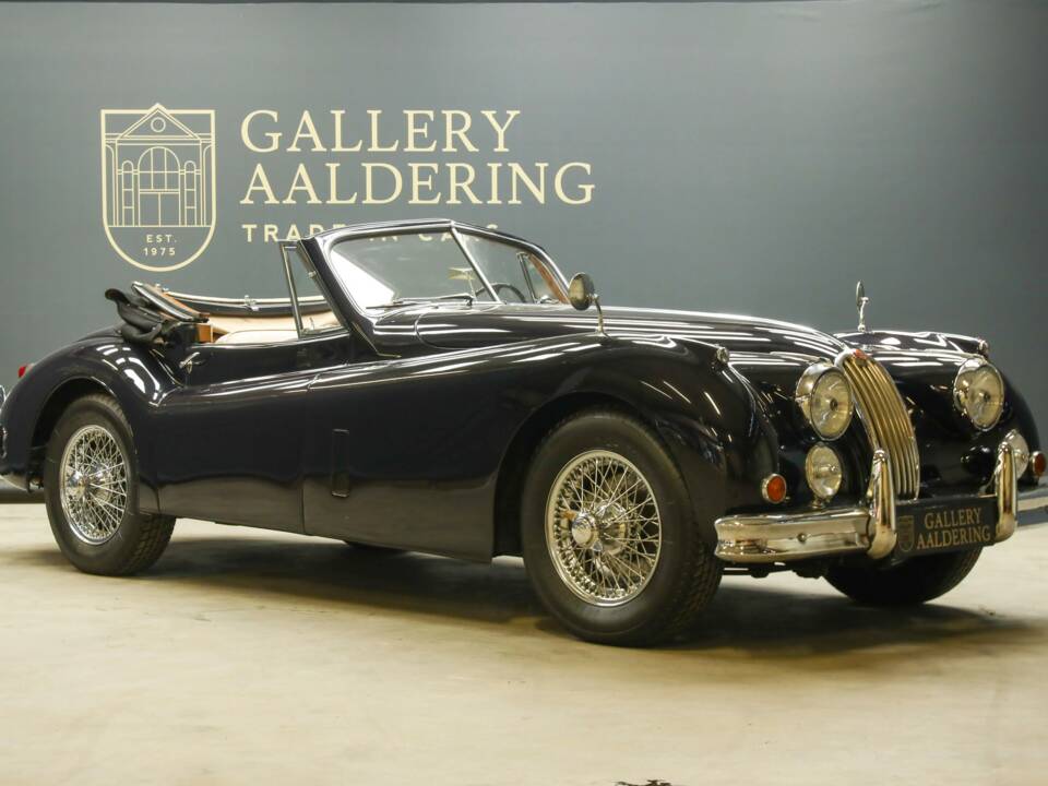 Image 41/50 of Jaguar XK 140 DHC (1955)