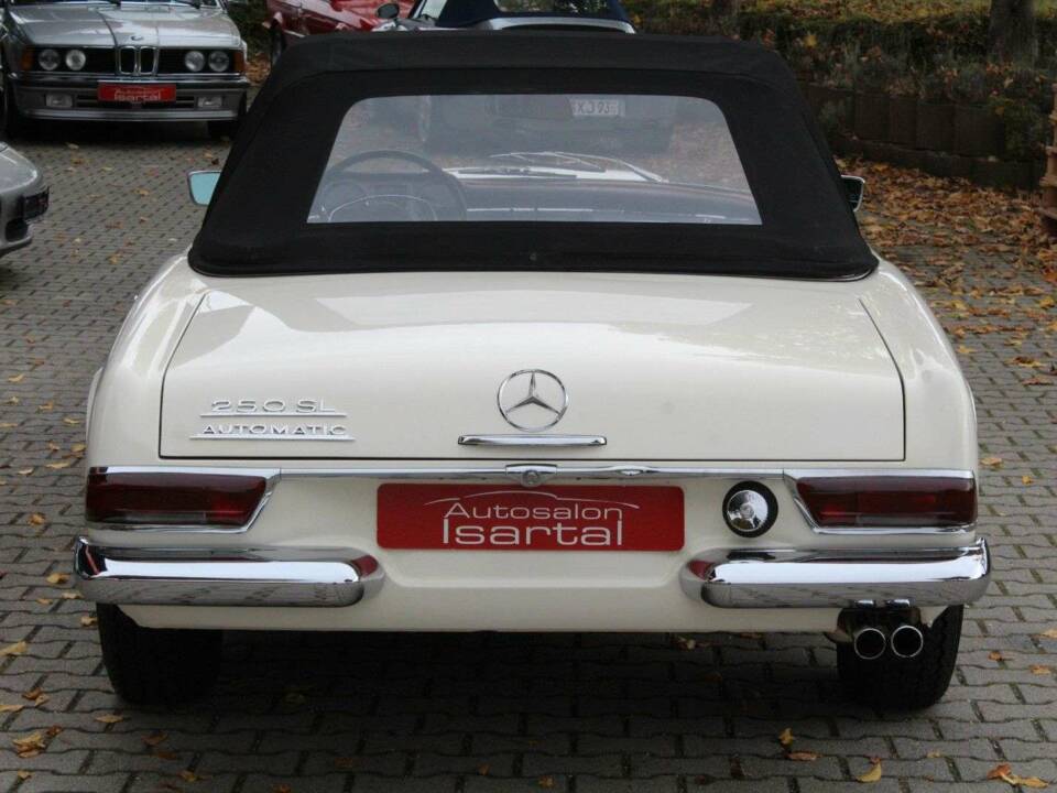 Image 8/20 of Mercedes-Benz 250 SL (1967)