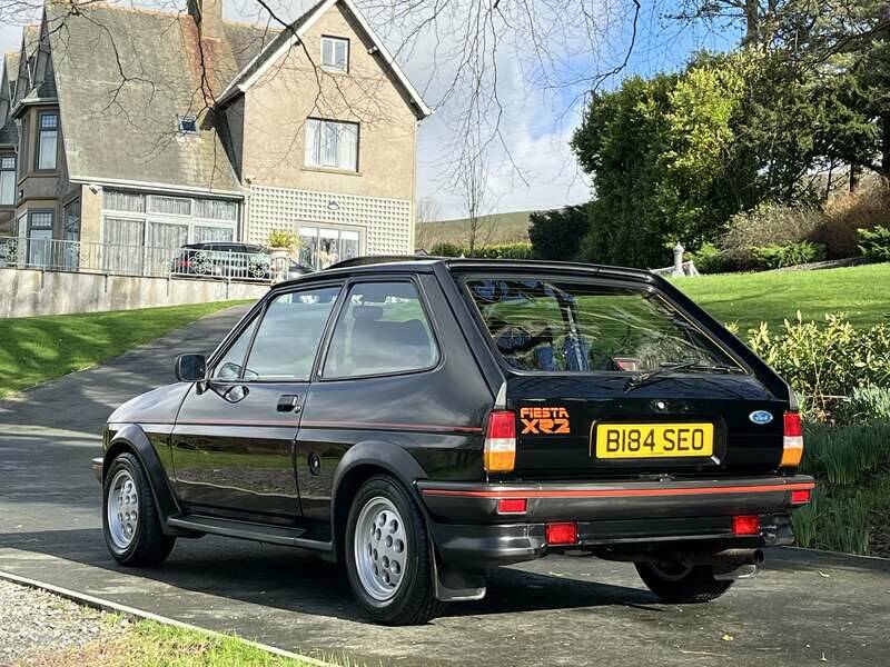 Bild 22/37 von Ford Fiesta XR2 (1984)