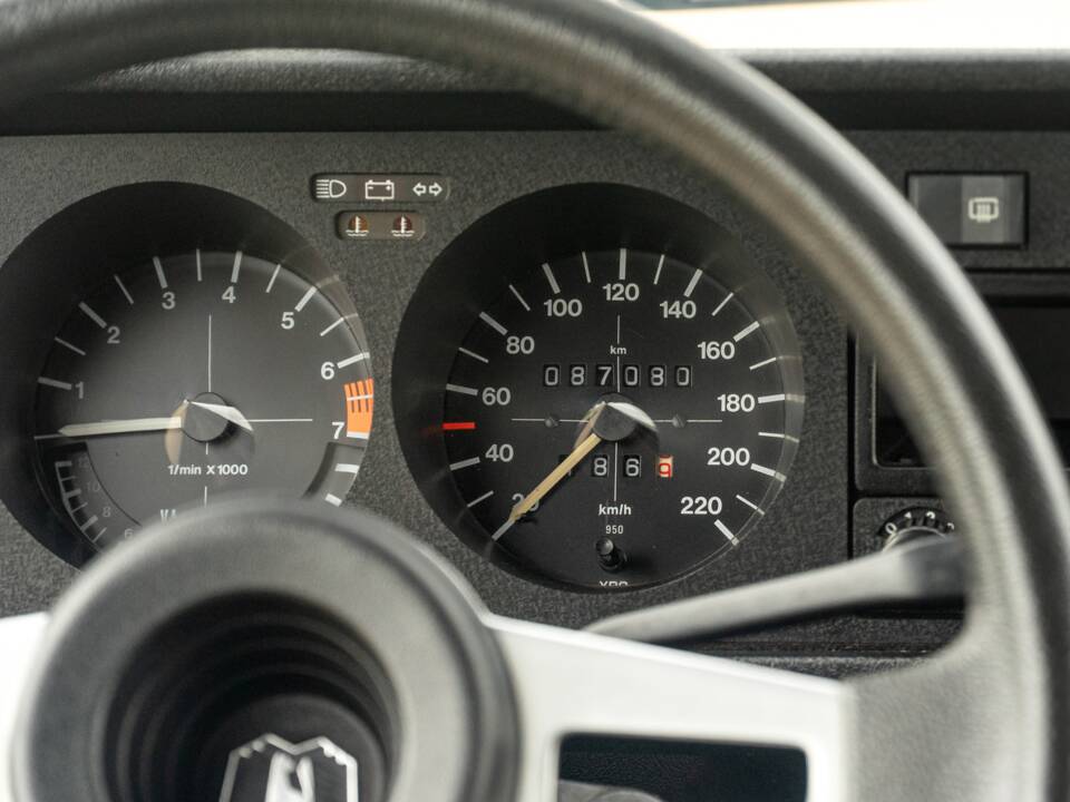 Image 31/40 of Volkswagen Golf I GTI 1.6 (1980)