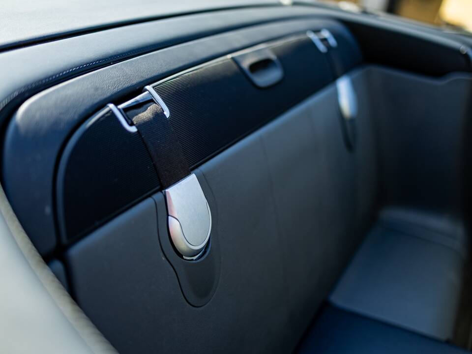 Image 33/50 de Mercedes-Benz SL 500 (2003)