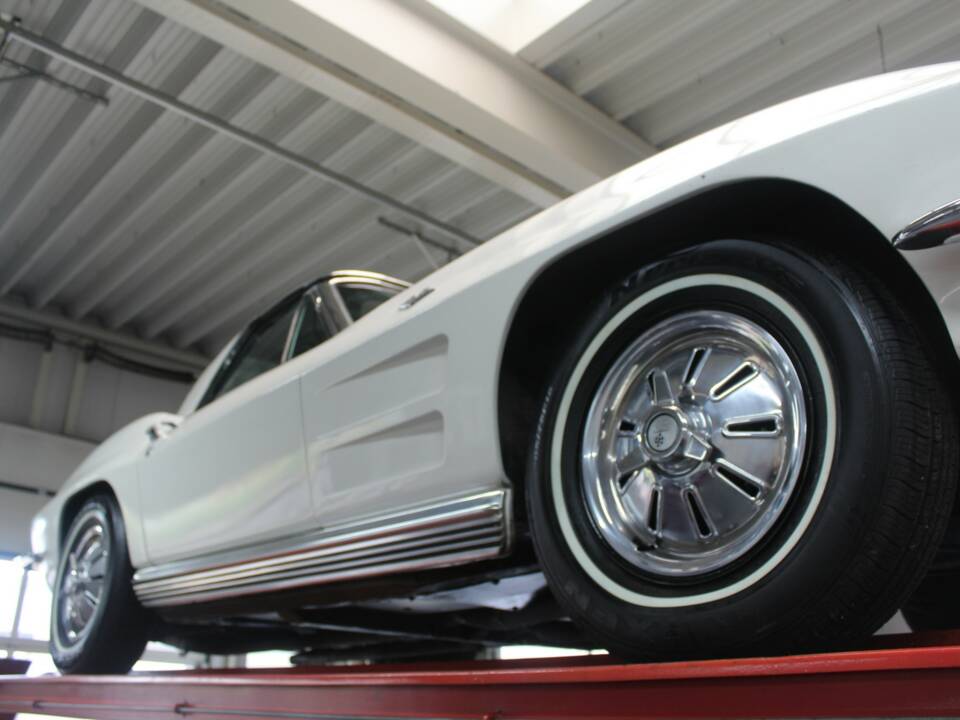 Imagen 13/50 de Chevrolet Corvette Sting Ray Convertible (1964)