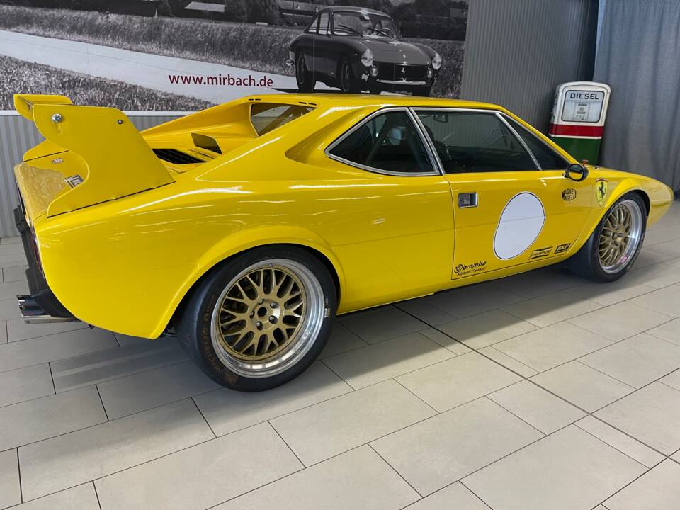 Image 6/21 de Ferrari Dino 308 GT4 (1975)
