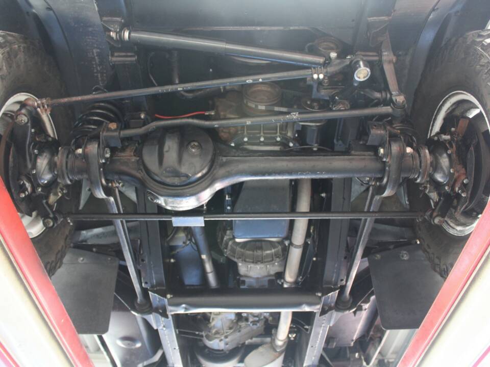 Image 35/50 de Land Rover 90 (1990)