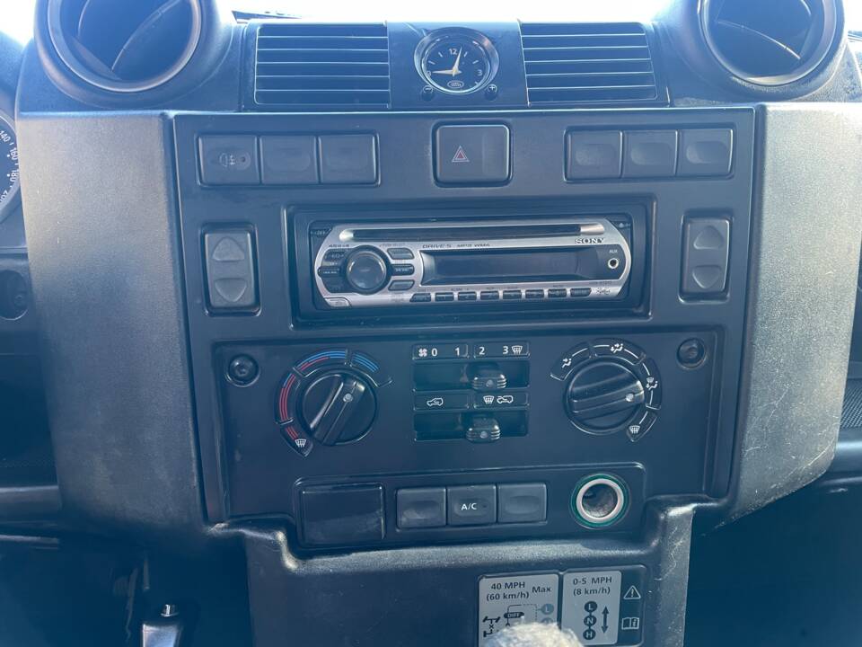 Image 93/98 of Land Rover Defender 130 Double Cab (2008)