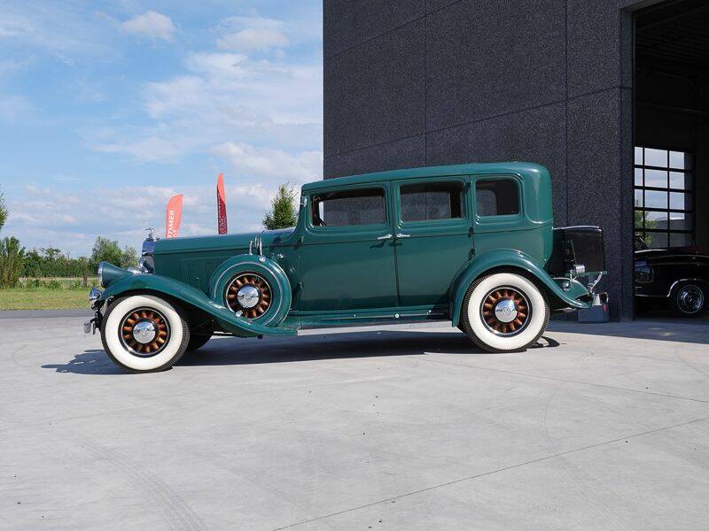Image 2/15 of Pierce-Arrow Model 54 Sedan (1932)