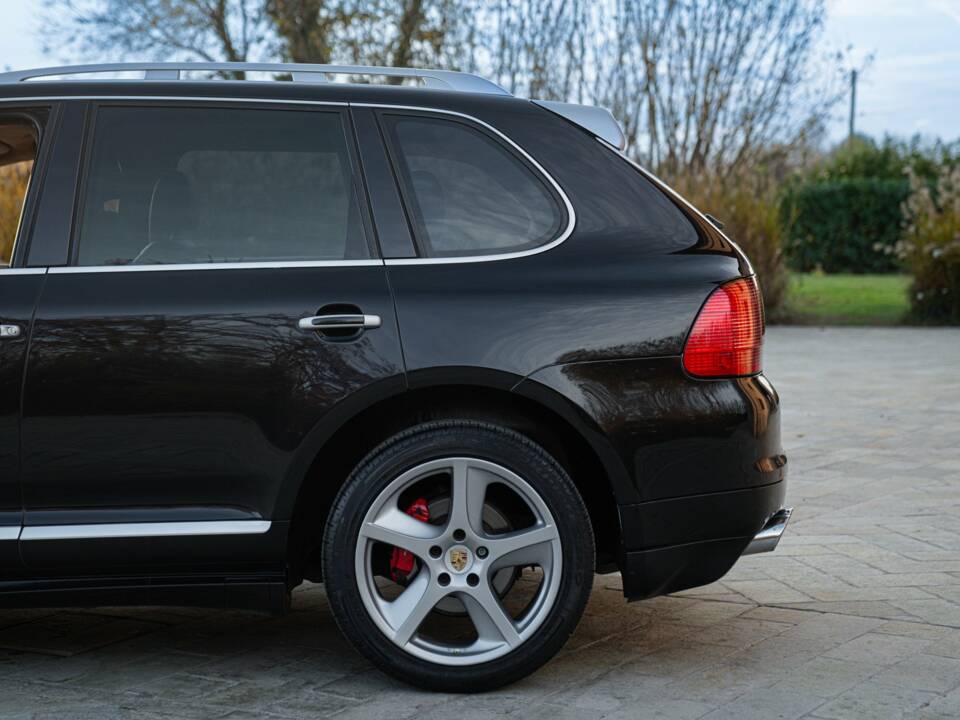 Afbeelding 24/50 van Porsche Cayenne Turbo (2005)