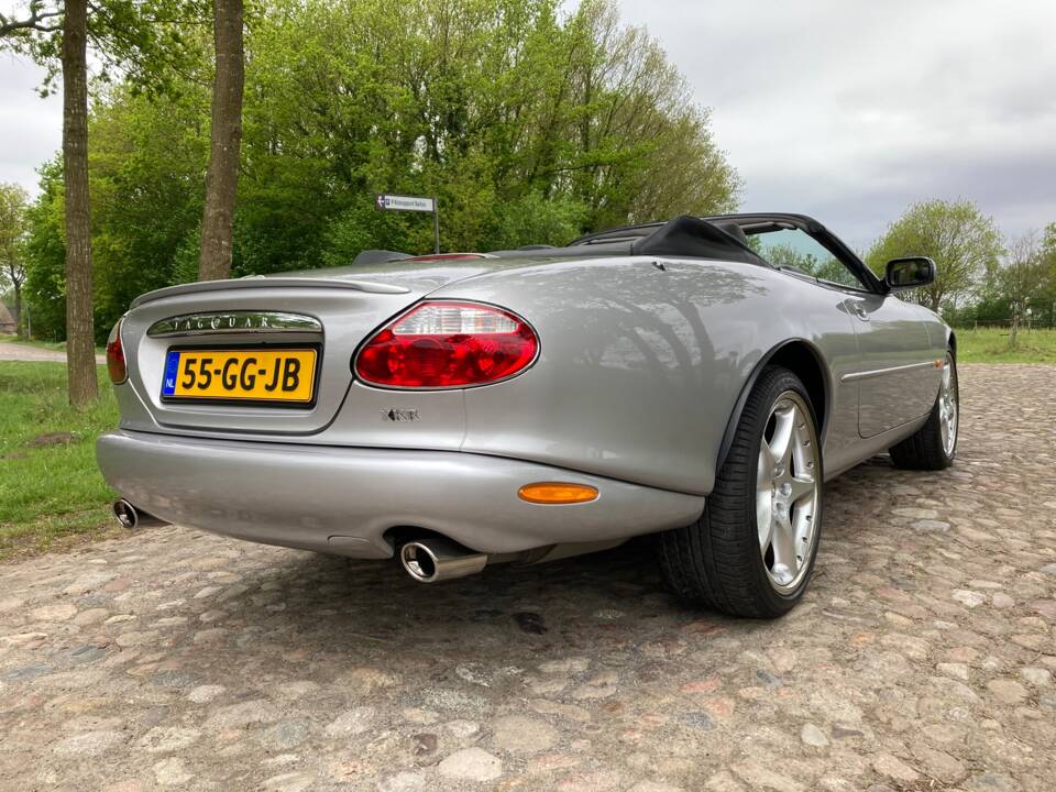 Bild 13/29 von Jaguar XKR (2000)