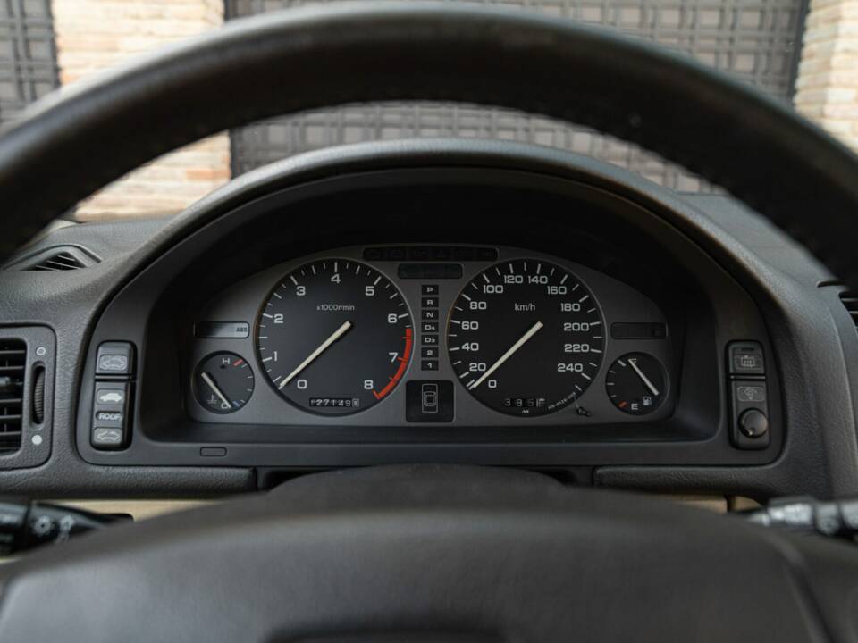 Bild 49/50 von Honda Legend (1992)