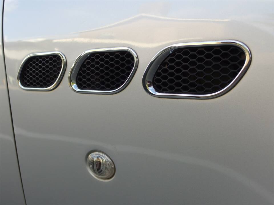 Bild 25/99 von Maserati Quattroporte 4.2 (2007)