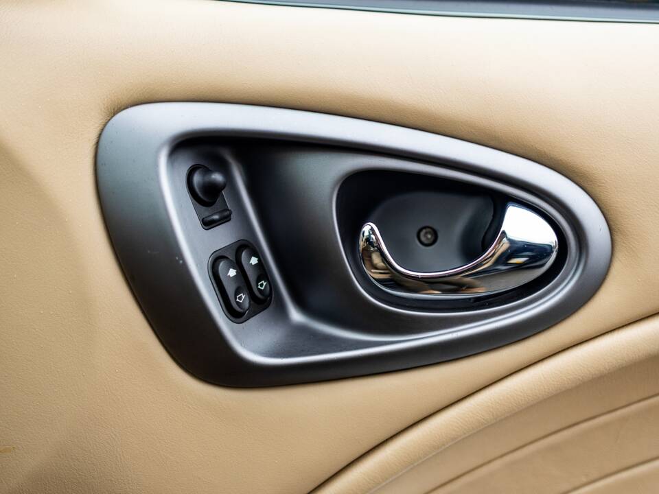 Afbeelding 38/50 van Aston Martin V12 Vanquish S (2007)