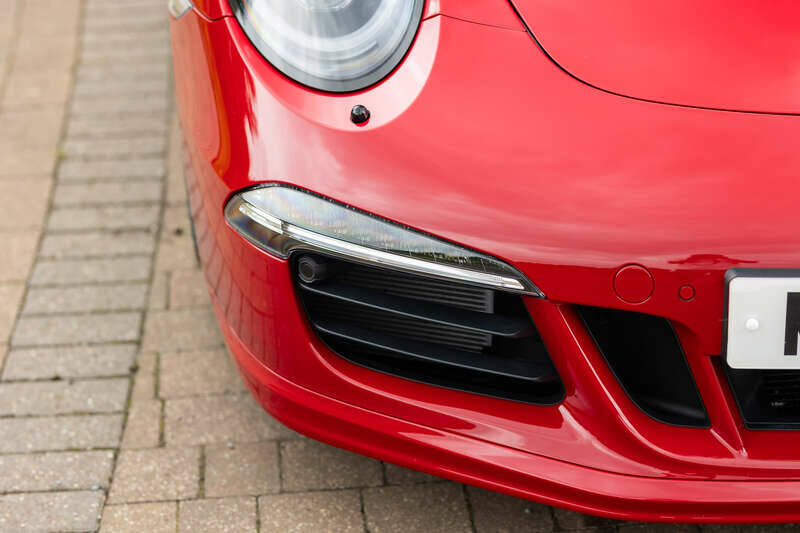 Immagine 28/50 di Porsche 911 Targa 4 GTS (2015)