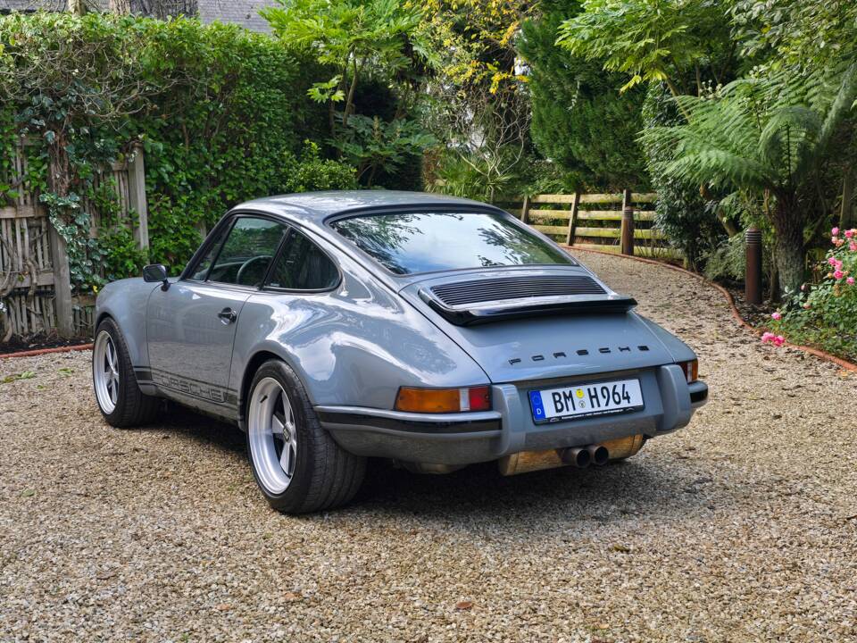 Image 91/100 of Porsche 911 Carrera 2 (1989)