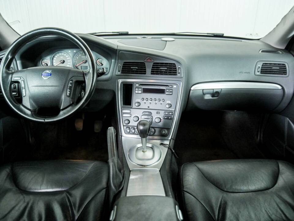 Bild 7/48 von Volvo V 70 2.4 (2006)