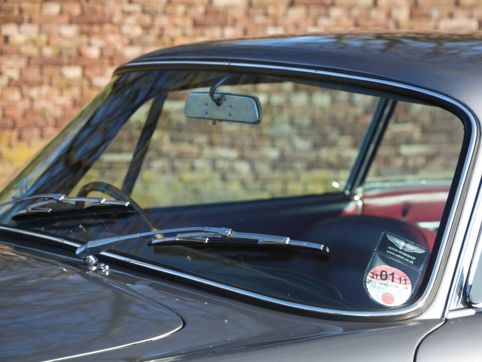 Bild 35/50 von Aston Martin DB 6 (1968)