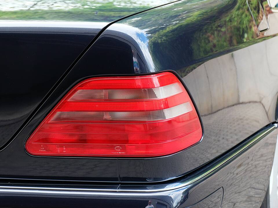 Image 19/70 de Mercedes-Benz CL 500 (1997)