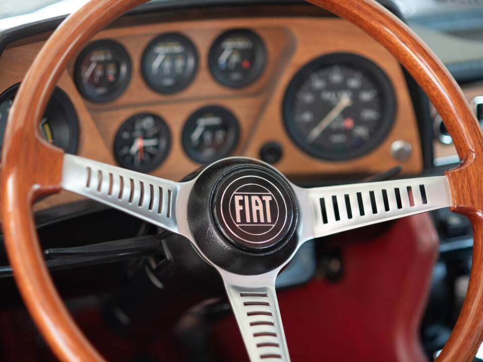 Obraz 11/19 pojazdu FIAT Dino 2400 Coupe (1970)