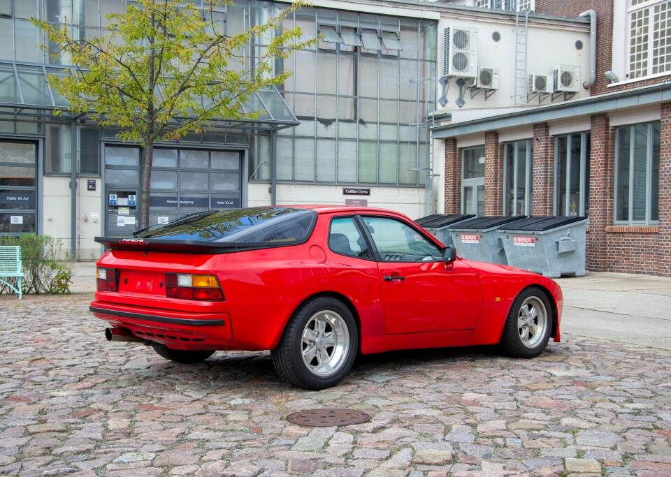 Image 7/22 of Porsche 944 (1982)