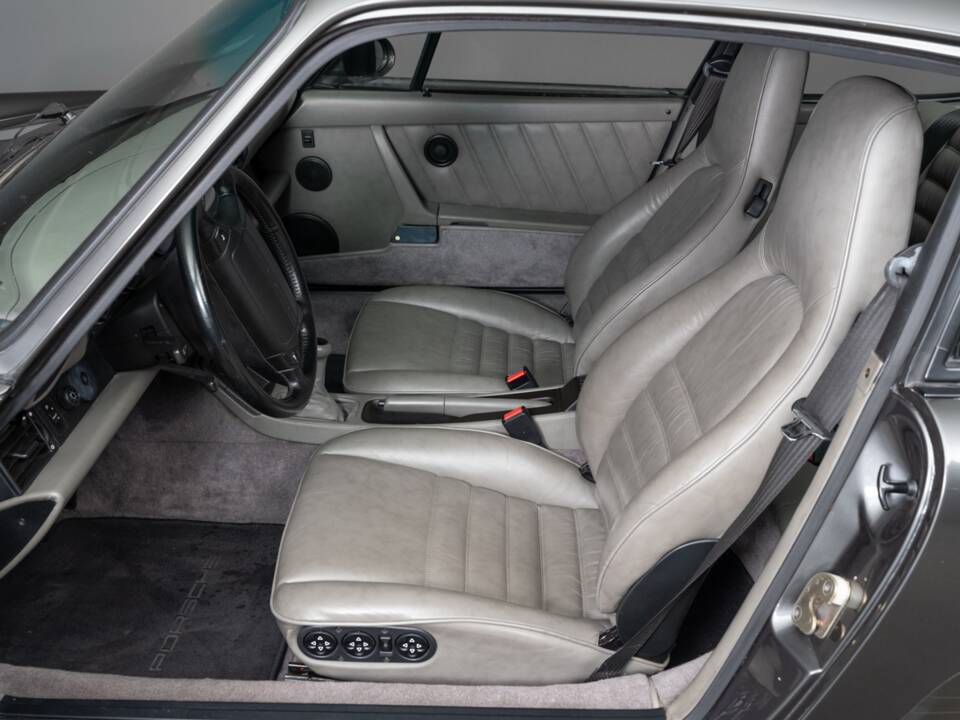 Image 22/33 de Porsche 911 Turbo 3.3 (1991)